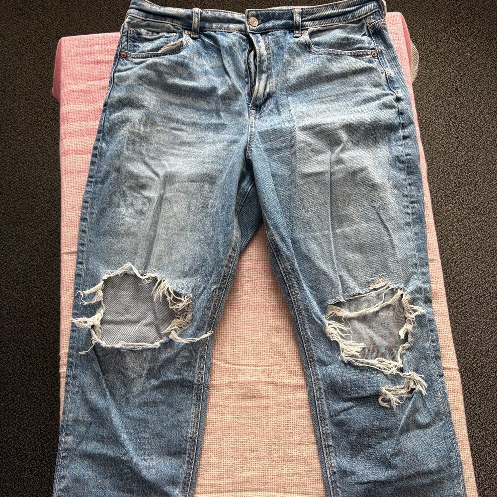 Distressed Dark Wash High Rise Mom Jeans